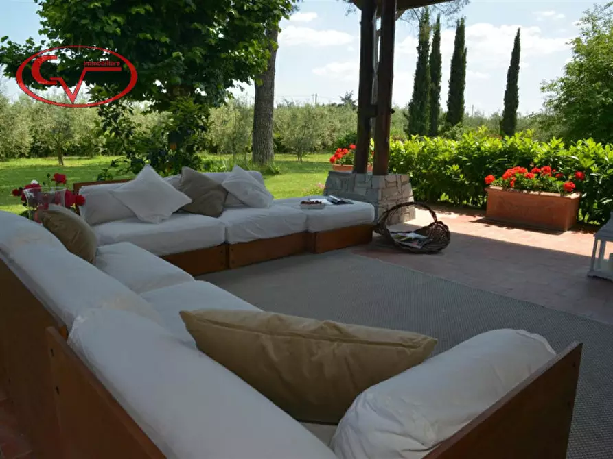 Immagine 3 di Villa in vendita  in Strada comunale dell'Ascione a Terranuova Bracciolini