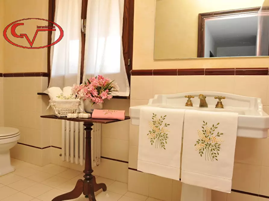 Immagine 17 di Villa in vendita  in Strada comunale dell'Ascione a Terranuova Bracciolini