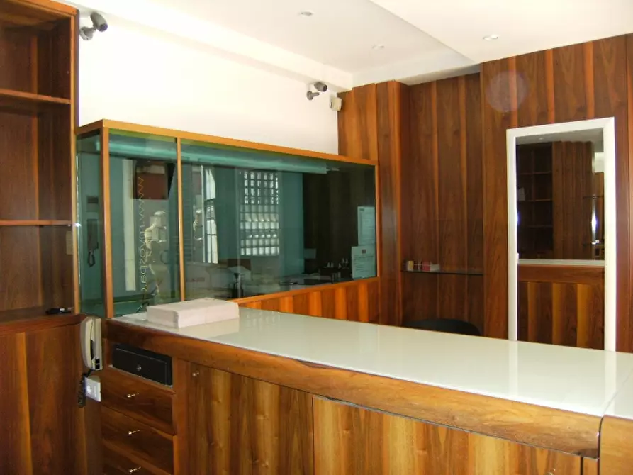 Immagine 1 di Negozio in affitto  in CORSO PADOVA a Vicenza