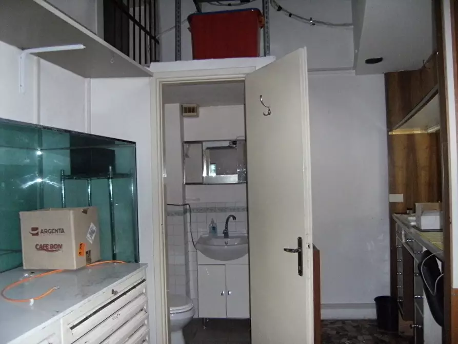 Immagine 11 di Negozio in affitto  in CORSO PADOVA a Vicenza