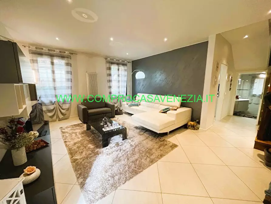 Immagine 2 di Casa bifamiliare in vendita  in via trieste a Venezia