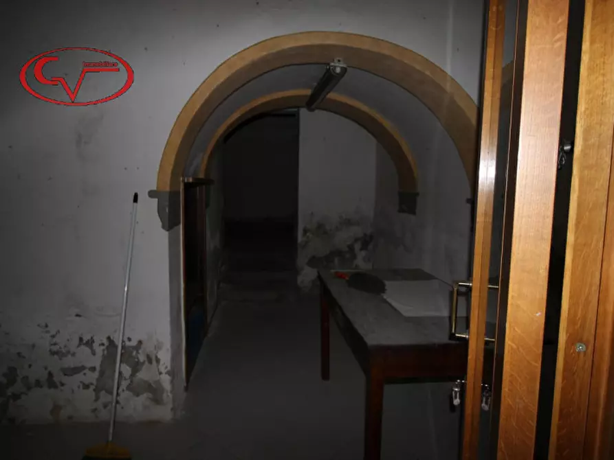 Immagine 3 di Negozio in vendita  in via marzia a Montevarchi