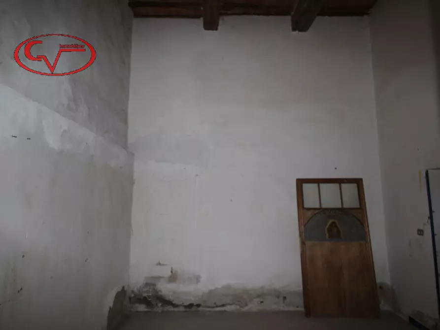 Immagine 10 di Negozio in vendita  in via marzia a Montevarchi