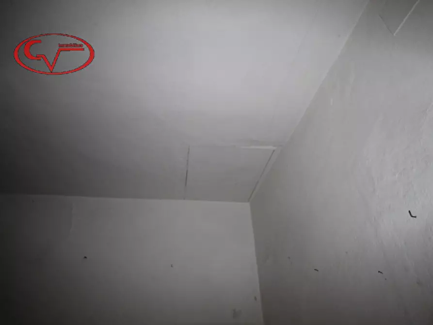 Immagine 14 di Negozio in vendita  in via marzia a Montevarchi