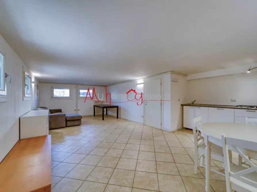 Immagine 1 di Magazzino in affitto  in via guizza a Padova