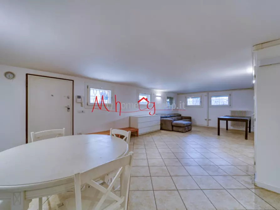 Immagine 2 di Magazzino in affitto  in via guizza a Padova