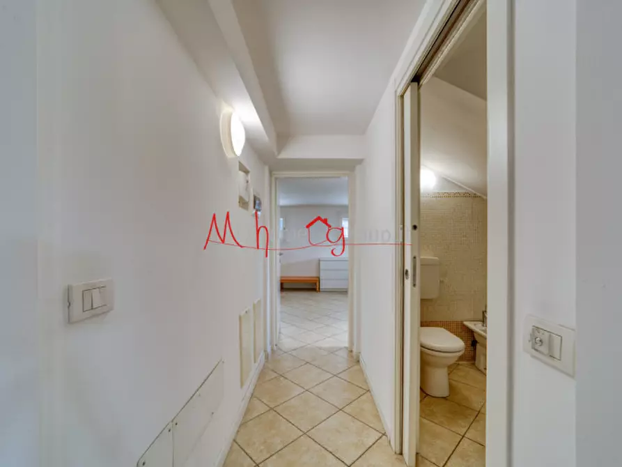 Immagine 9 di Magazzino in affitto  in via guizza a Padova