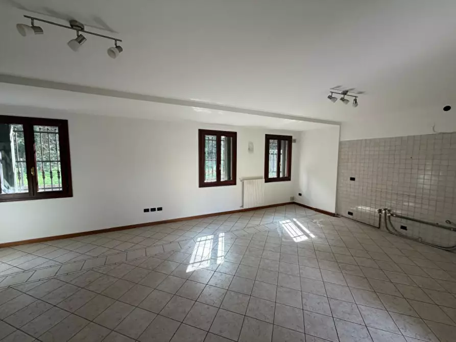 Immagine 2 di Casa trifamiliare in affitto  a Noventa Padovana
