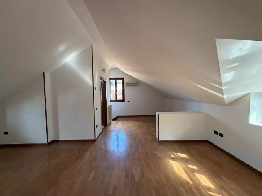 Immagine 11 di Casa trifamiliare in affitto  a Noventa Padovana