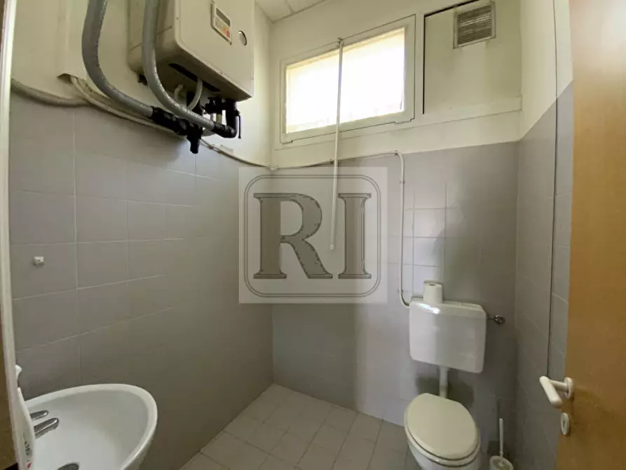 Immagine 7 di Negozio in affitto  a Limena