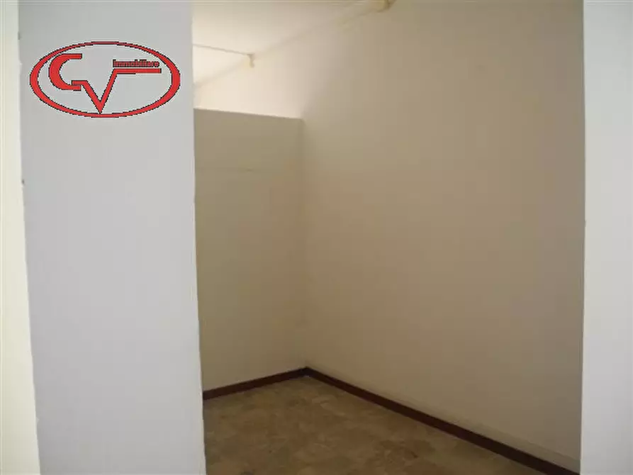 Immagine 4 di Negozio in vendita  in via fratelli rosselli a San Giovanni Valdarno