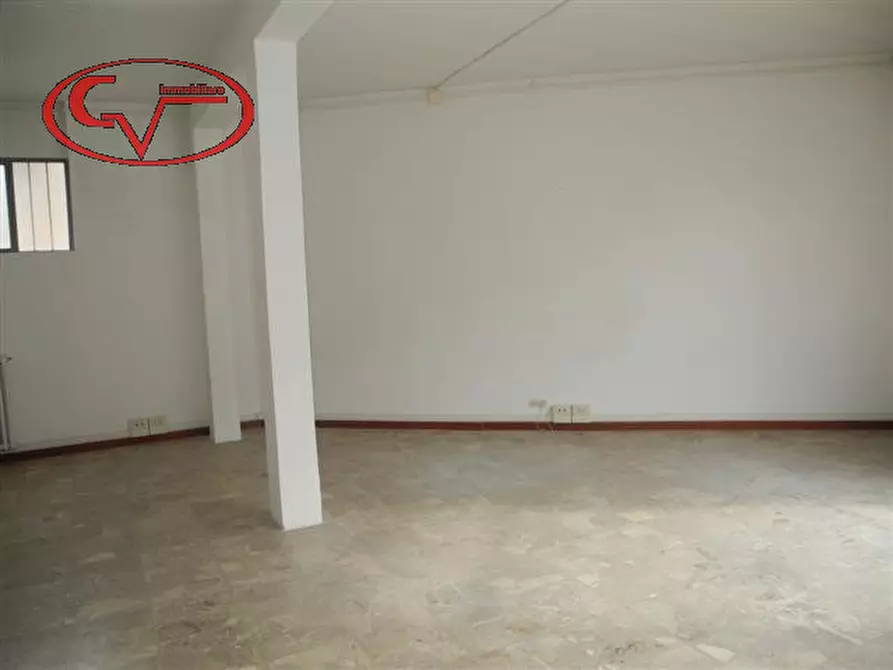 Immagine 6 di Negozio in vendita  in via fratelli rosselli a San Giovanni Valdarno