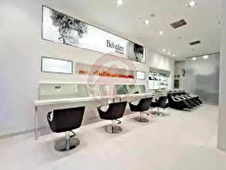 Immagine 8 di Negozio in vendita  in via Bachelet a Vigonza