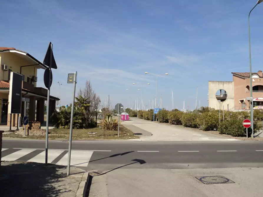 Immagine 7 di Negozio in vendita  in viale leopardi 189 a Comacchio