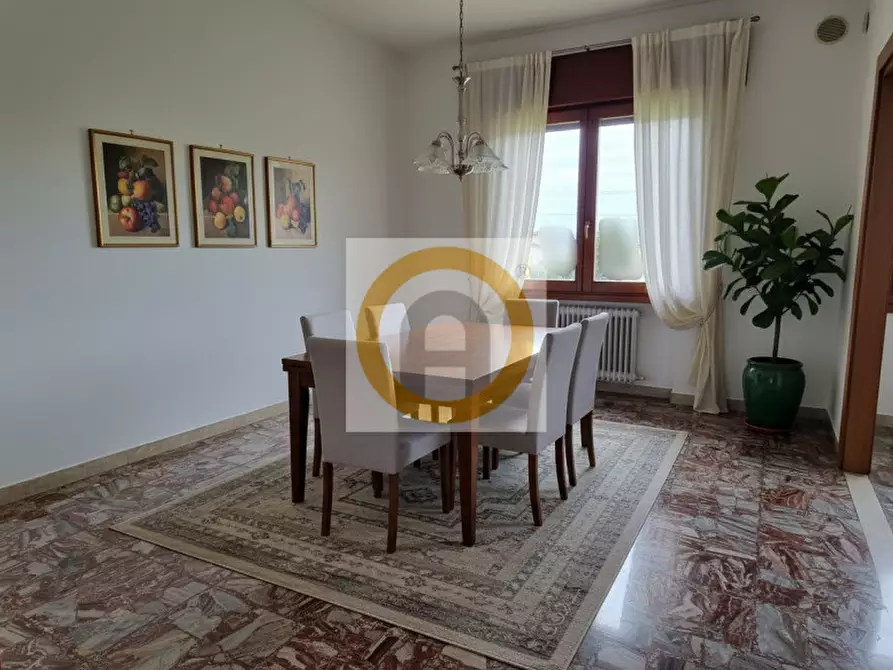 Immagine 1 di Appartamento in vendita  a Rossano Veneto