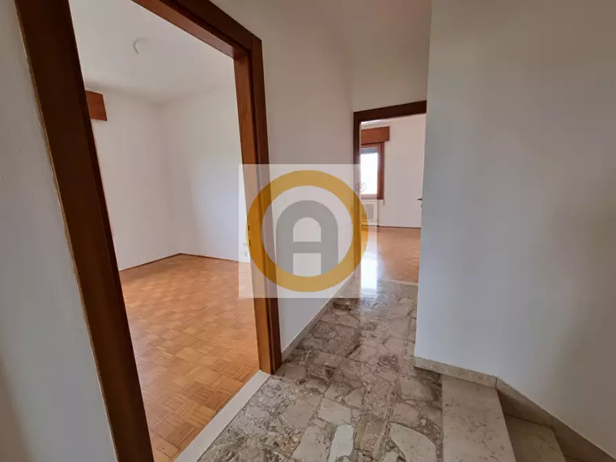 Immagine 8 di Appartamento in vendita  a Rossano Veneto