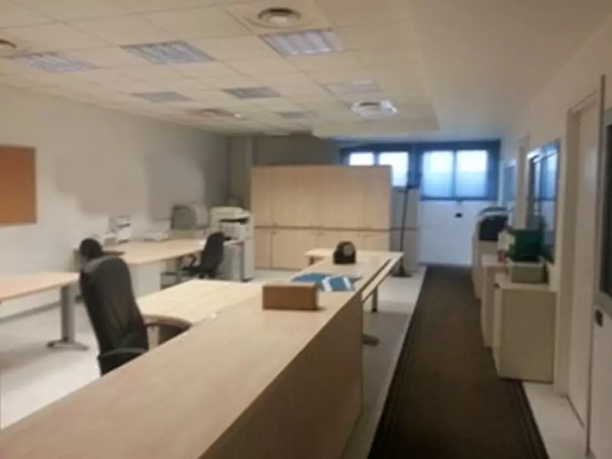 Immagine 3 di Palazzo in vendita  in VIA DE CAPITANI a Agrate Brianza