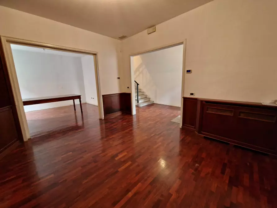 Immagine 5 di Villa in vendita  a Padova