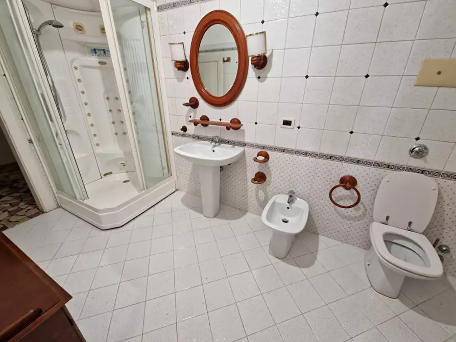Immagine 13 di Villa in vendita  a Padova