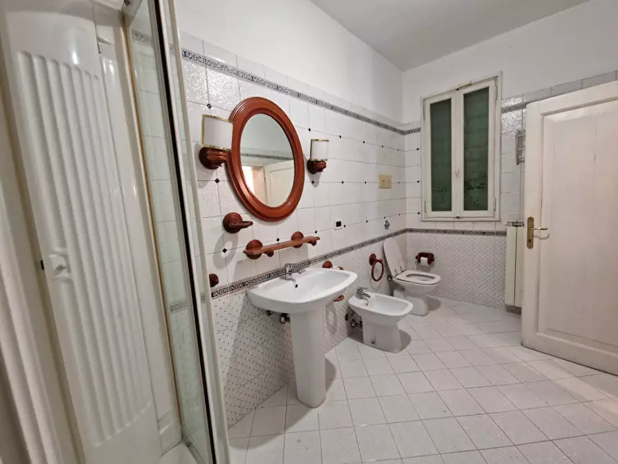 Immagine 15 di Villa in vendita  a Padova
