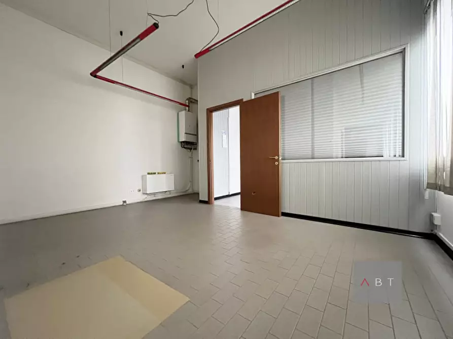 Immagine 1 di Negozio in vendita  a San Giorgio In Bosco