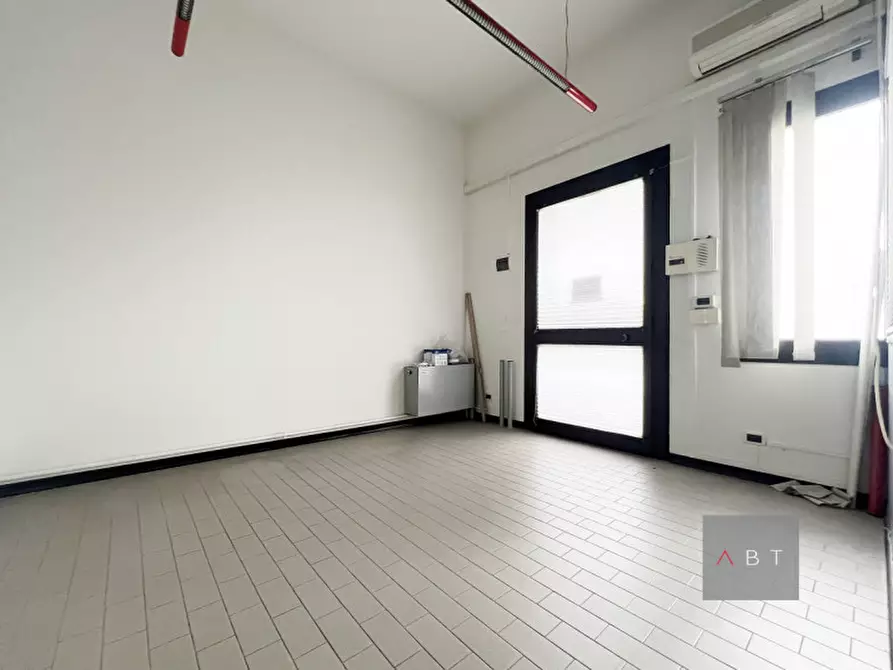 Immagine 3 di Negozio in vendita  a San Giorgio In Bosco