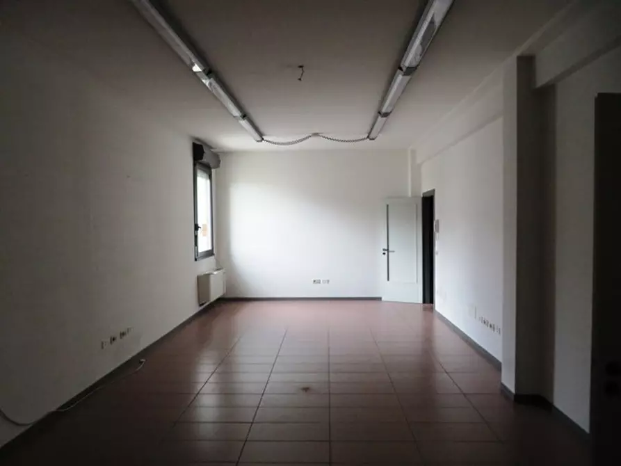Immagine 8 di Ufficio in vendita  in via Messidoro a Ferrara