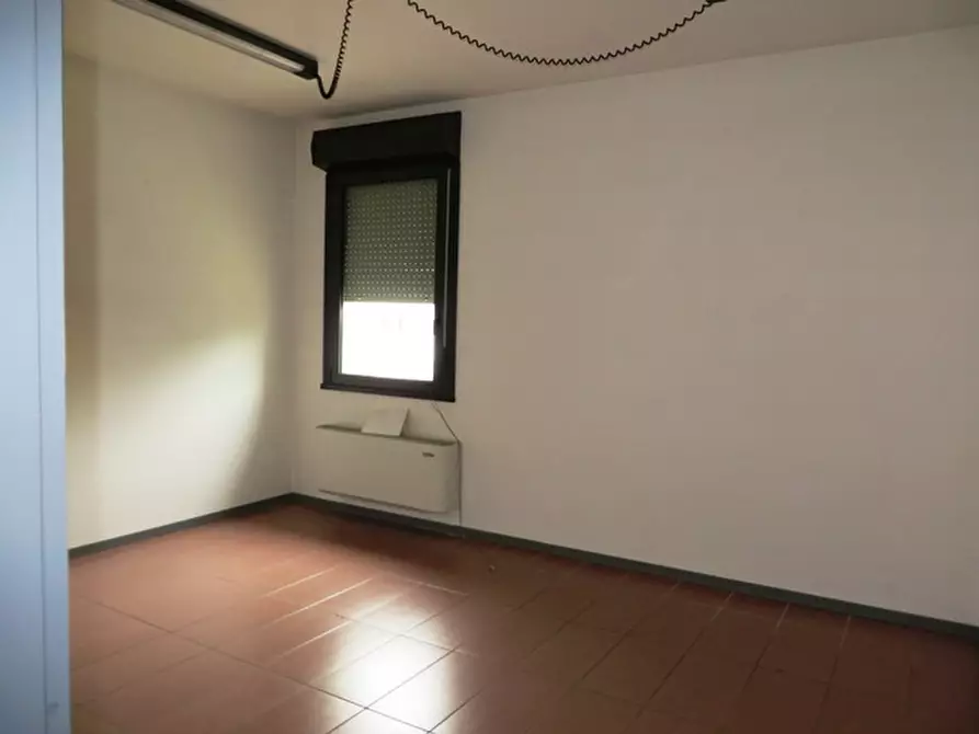 Immagine 10 di Ufficio in vendita  in via Messidoro a Ferrara