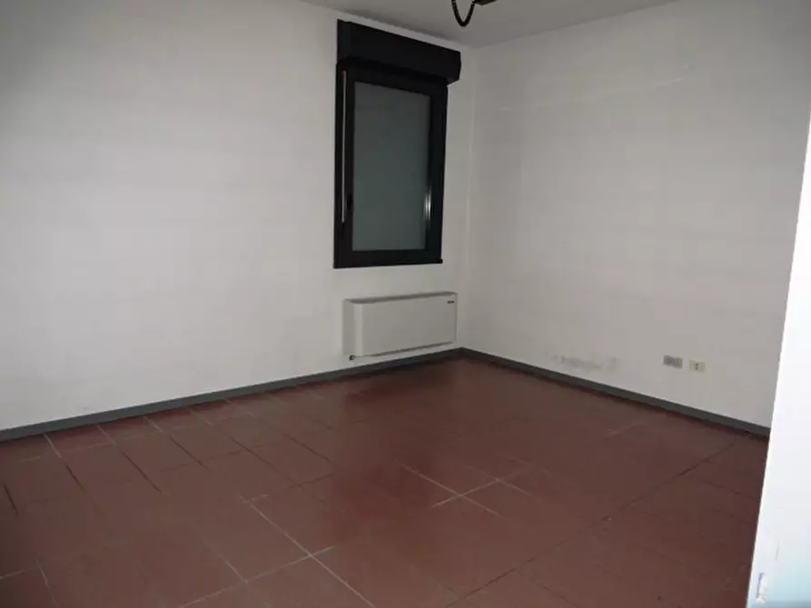 Immagine 12 di Ufficio in vendita  in via Messidoro a Ferrara
