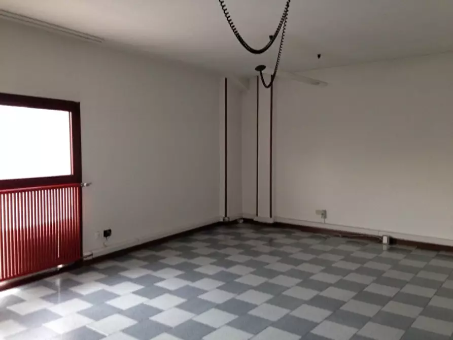 Immagine 2 di Ufficio in vendita  a Badia Polesine