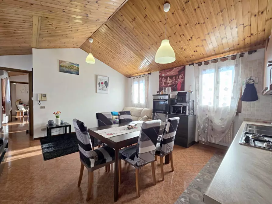 Immagine 2 di Appartamento in affitto  a Treviso