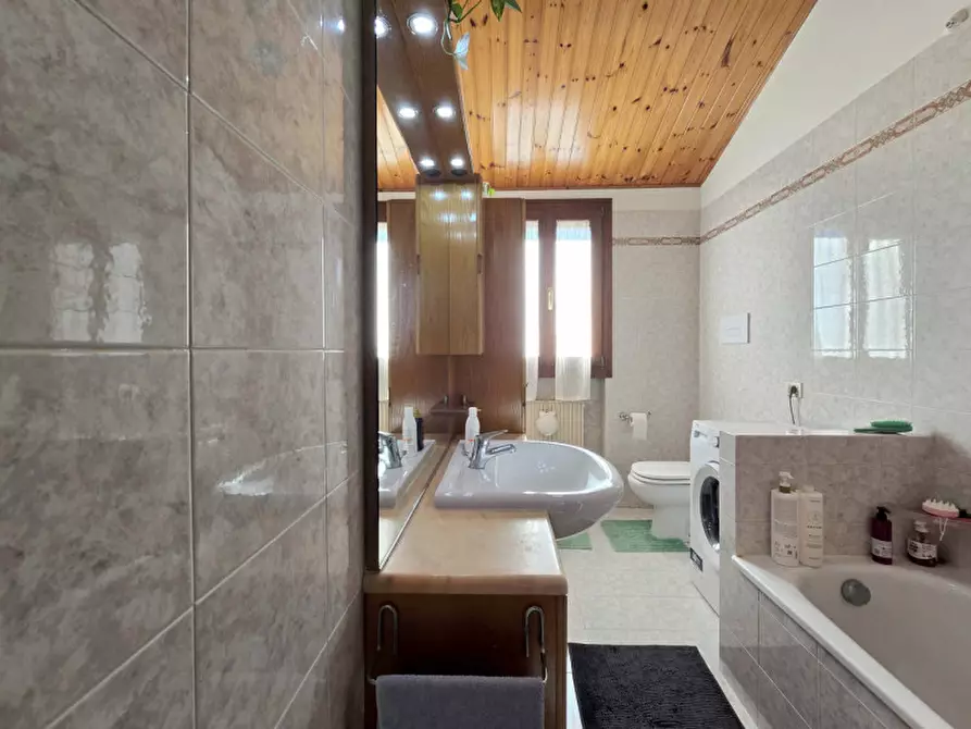 Immagine 12 di Appartamento in affitto  a Treviso