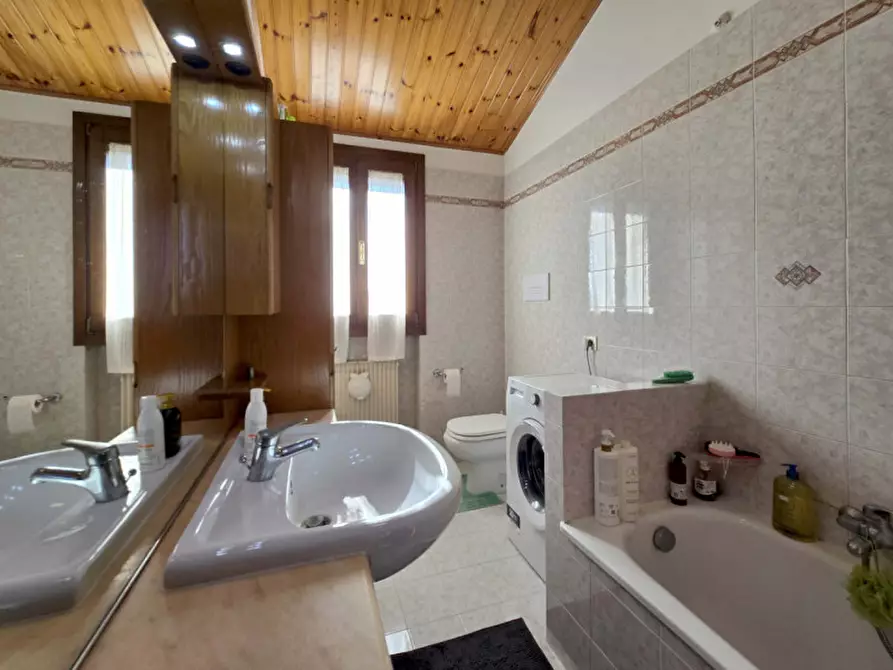 Immagine 13 di Appartamento in affitto  a Treviso