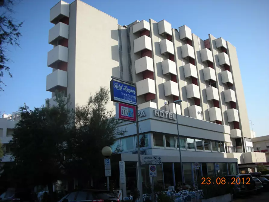 Immagine 3 di Hotel in vendita  a Senigallia