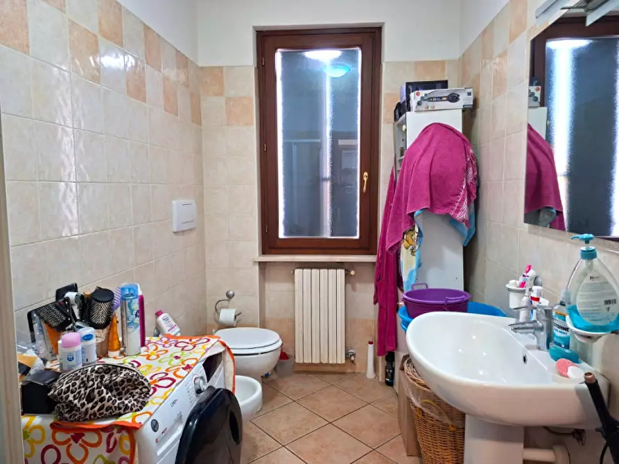 Immagine 10 di Appartamento in vendita  a Valeggio Sul Mincio