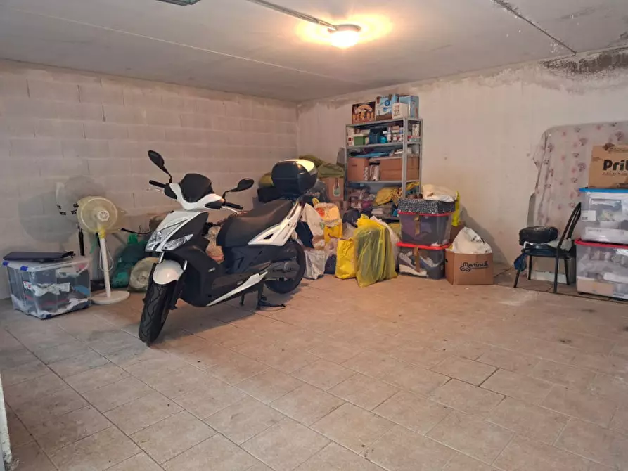 Immagine 12 di Appartamento in vendita  a Valeggio Sul Mincio