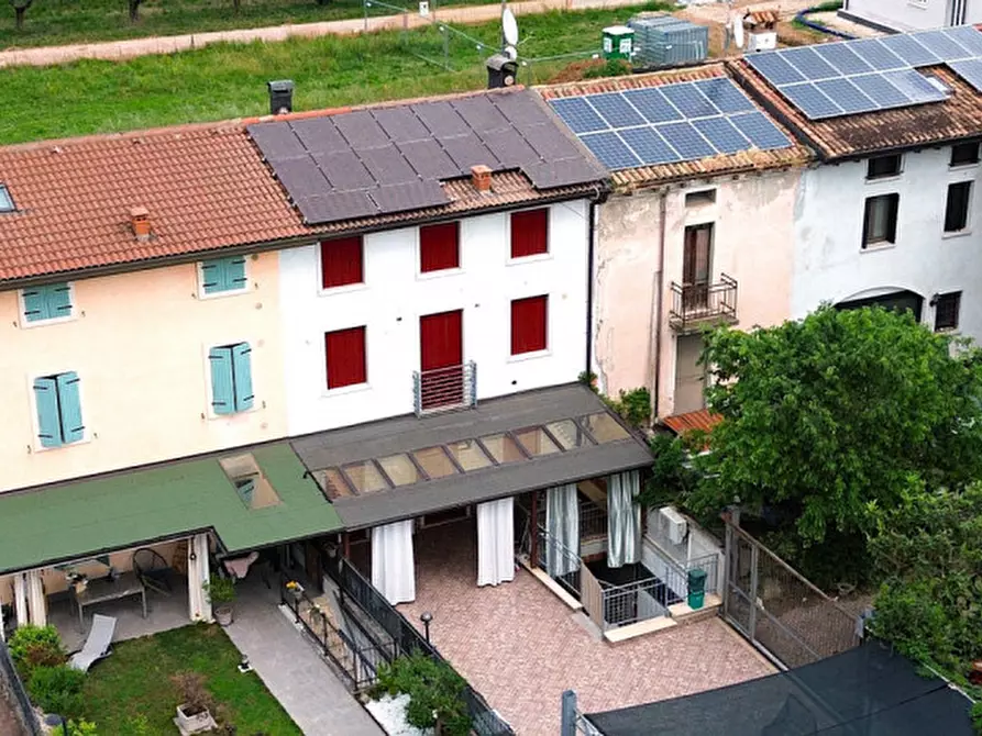 Immagine 1 di Villetta a schiera in vendita  a Valeggio Sul Mincio