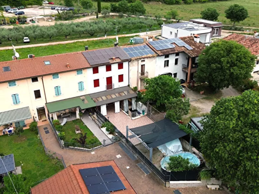 Immagine 3 di Villetta a schiera in vendita  a Valeggio Sul Mincio