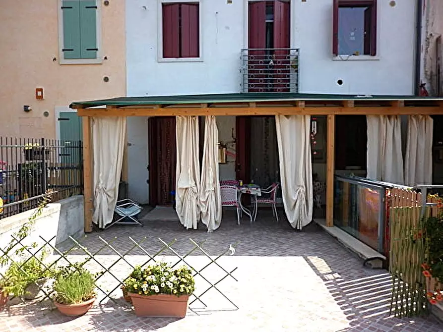 Immagine 29 di Villetta a schiera in vendita  a Valeggio Sul Mincio