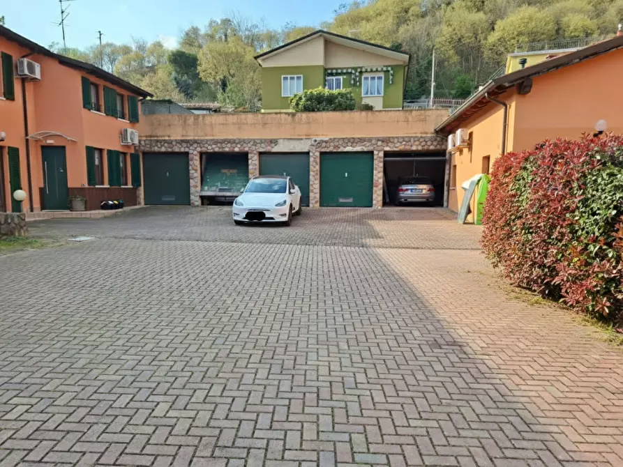 Immagine 8 di Rustico / casale in vendita  a Valeggio Sul Mincio