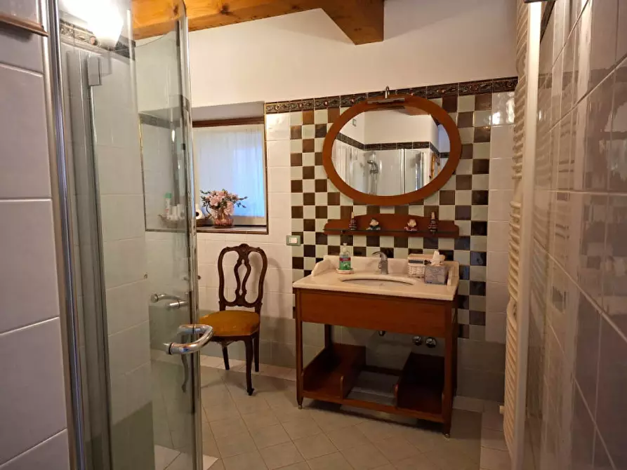 Immagine 18 di Rustico / casale in vendita  a Valeggio Sul Mincio