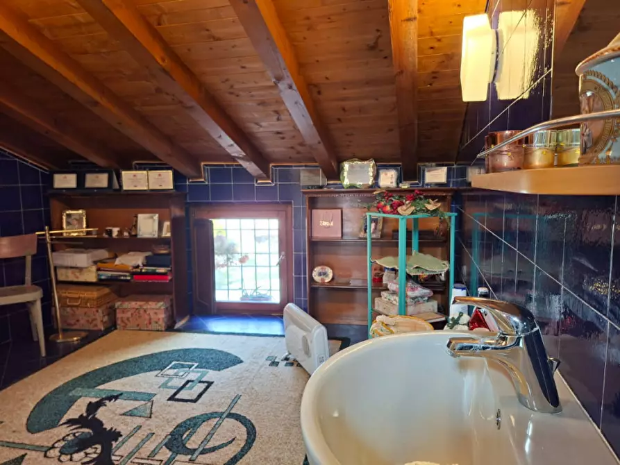 Immagine 25 di Rustico / casale in vendita  a Valeggio Sul Mincio