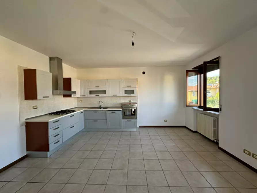 Immagine 1 di Appartamento in vendita  a Valeggio Sul Mincio