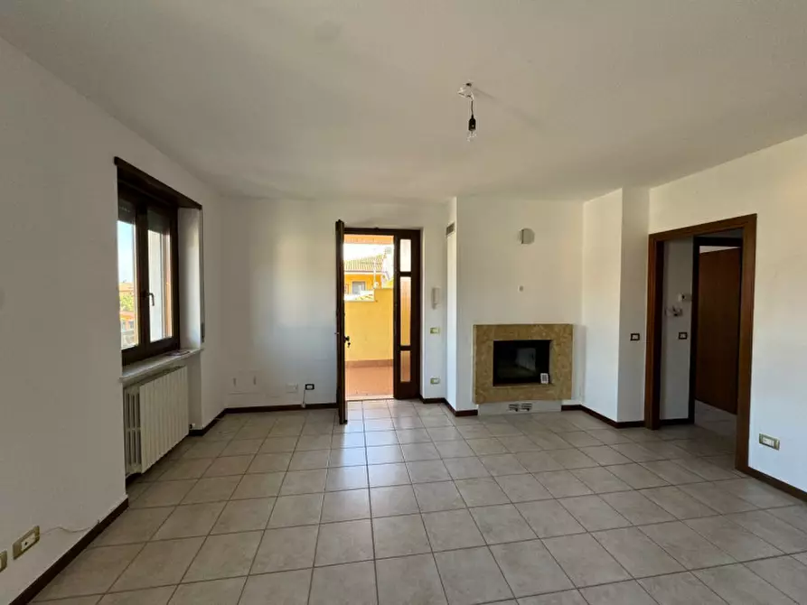 Immagine 4 di Appartamento in vendita  a Valeggio Sul Mincio