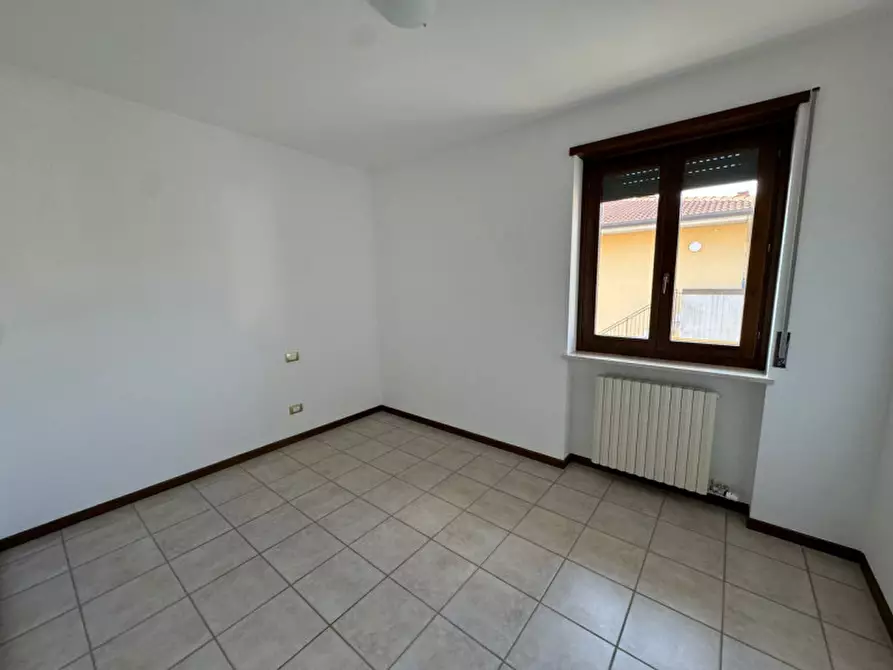 Immagine 6 di Appartamento in vendita  a Valeggio Sul Mincio