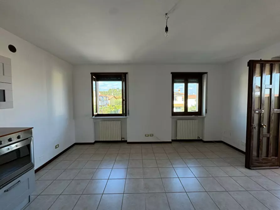 Immagine 8 di Appartamento in vendita  a Valeggio Sul Mincio