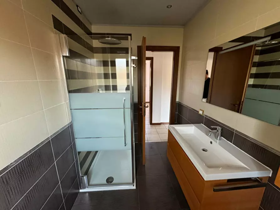 Immagine 12 di Appartamento in vendita  a Valeggio Sul Mincio