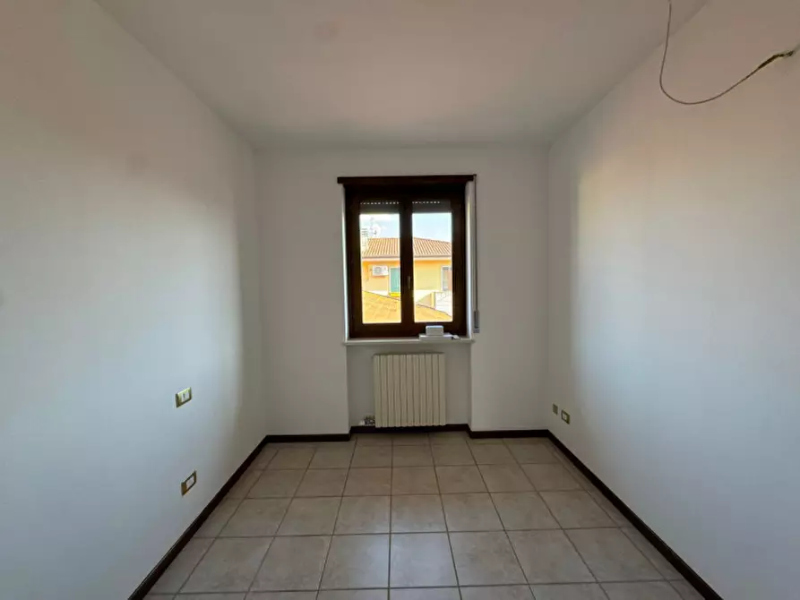 Immagine 13 di Appartamento in vendita  a Valeggio Sul Mincio