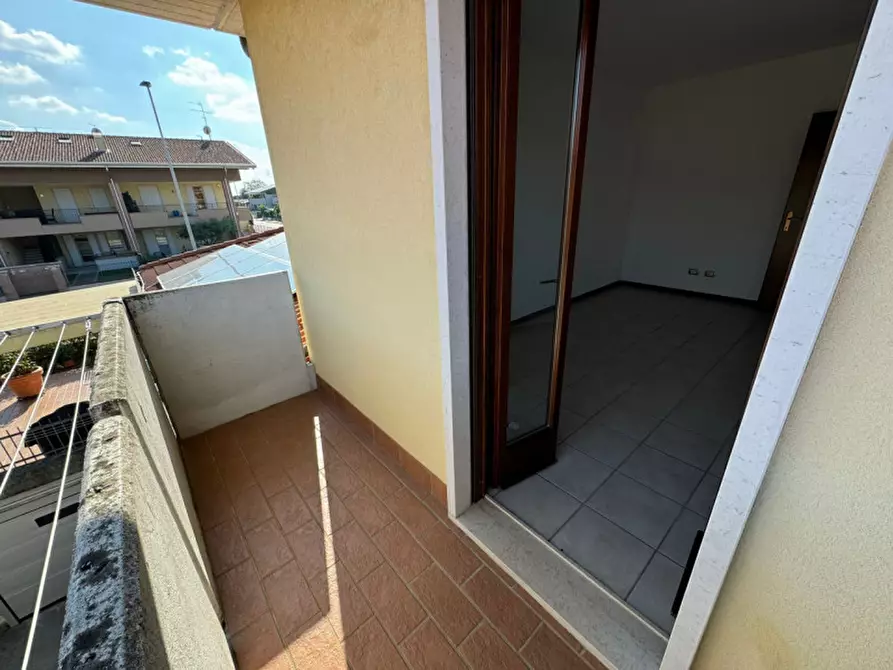 Immagine 15 di Appartamento in vendita  a Valeggio Sul Mincio