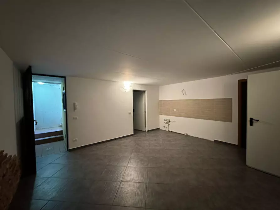 Immagine 23 di Appartamento in vendita  a Valeggio Sul Mincio